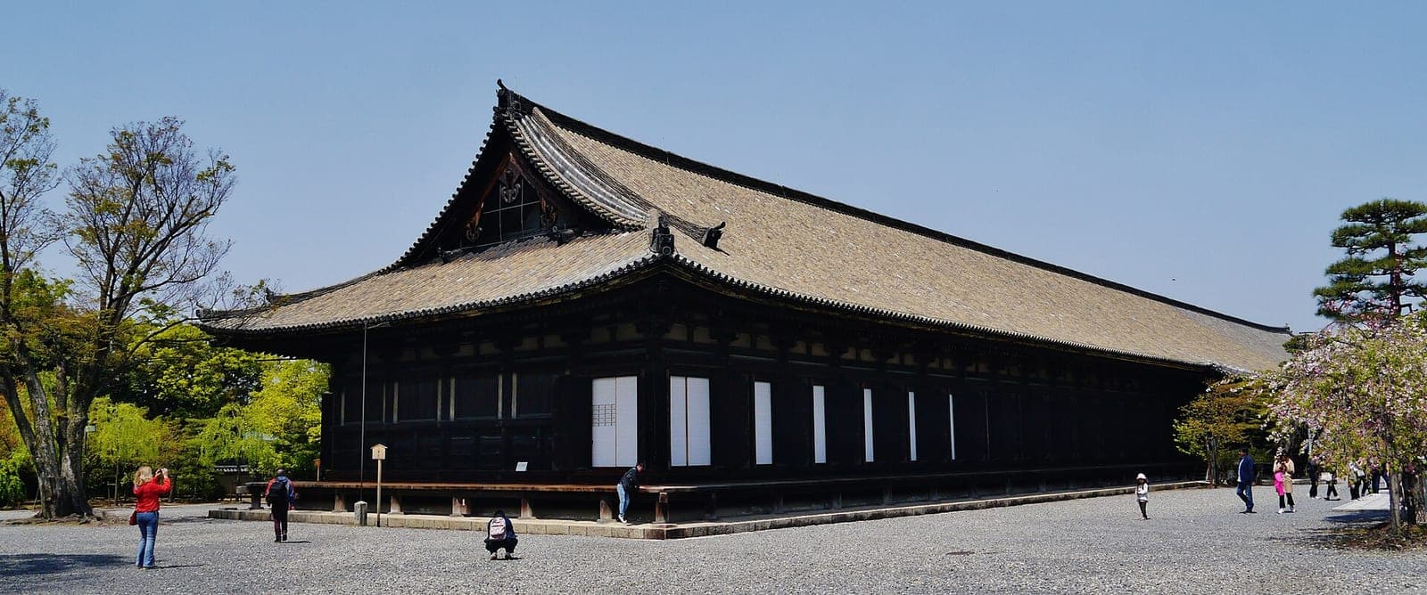The long main hall of Sanjusangen-do
