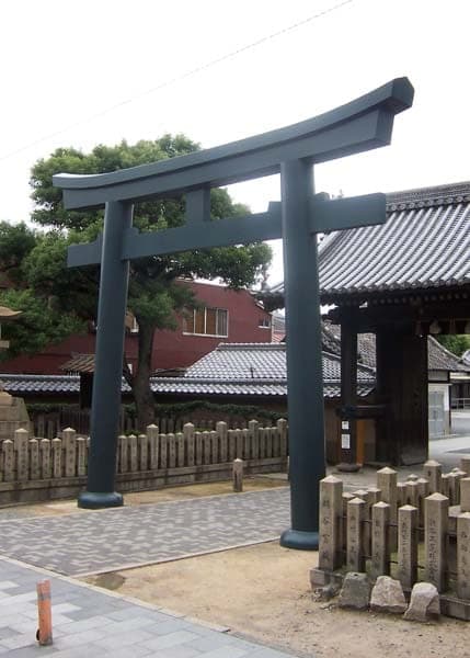 The entrance to Kifune Shrine